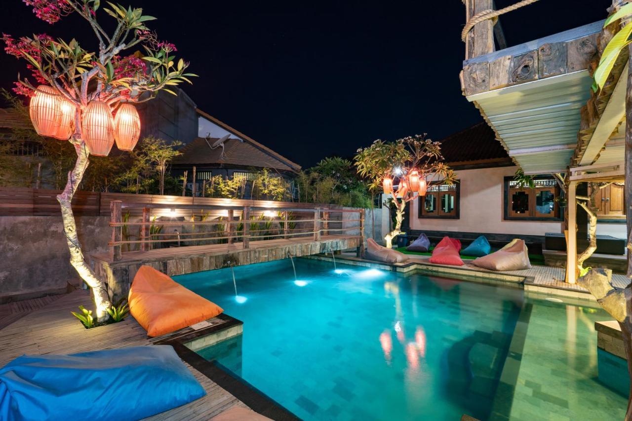 Good Cheer Hostel Lembongan Exteriör bild